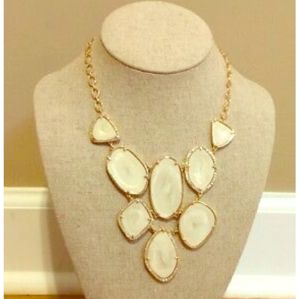 Stella & Dot fiona bib necklace